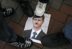 مقتل 21 شخصا ذبحا بأيدي موالين للسفاح بشار بريف حلب