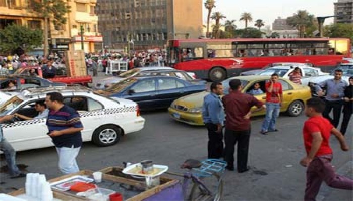 مليشيات الانقلاب تهاجم الباعة الجائلين وتعتقل 22