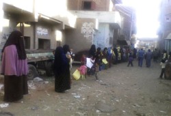 سلسلة بشرية بقرية سنوفر بالفيوم ضد جرائم العسكر