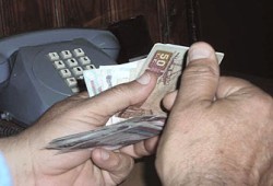 انخفاض أرصدة العملات الأجنبية بالبنوك في عهد الانقلاب