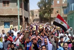مسيرة لطلاب مدينة المنيا تهتف بإسقاط حكم العسكر