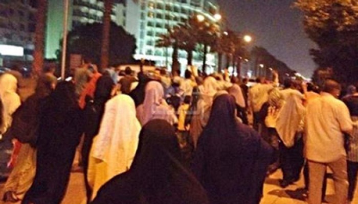 ثوار الهرم يهتفون: "إيد واحدة ضد الطغيان"