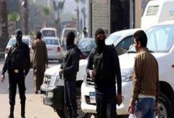 ميلشيات الانقلاب تحاصر جامعة القاهرة رعبًا من ثورة الطلاب