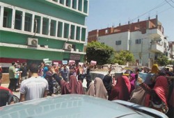 مسيرة حاشدة بسرس الليان تهتف بمحاكمة السفاح