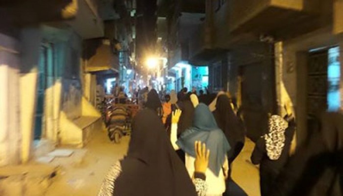 مسيرة ليلية ببني مزار تهتف بإسقاط حكم العسكر