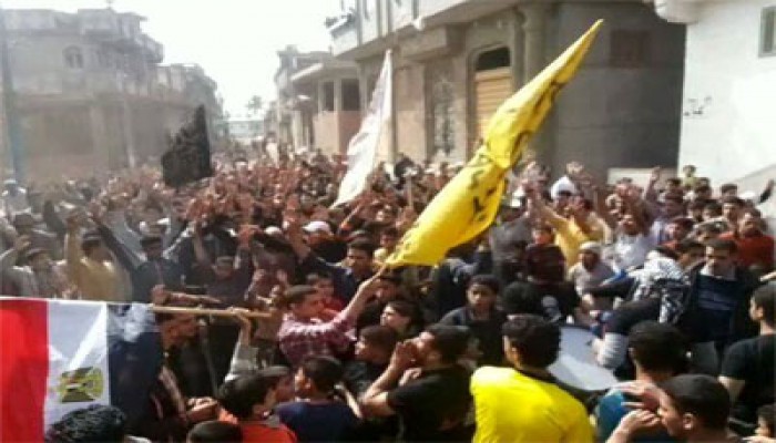 وقفة حاشدة لثوار أجا تهتف: "الإعدام للسفاح"