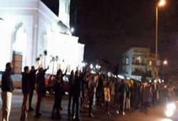 فيديو.. سلسلة بشرية بالعبور تطالب بإسقاط حكم العسكر