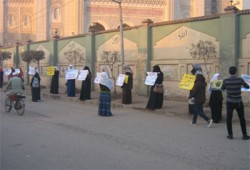سلسلة بشرية لأحرار سمنود ضد جرائم حكم العسكر