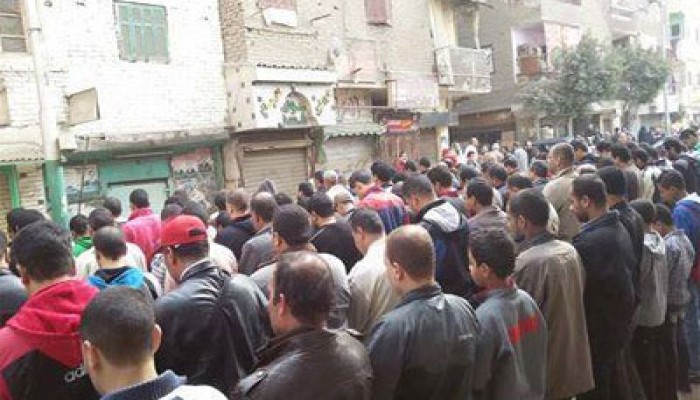 ثوار شبرا الخيمة يؤدون صلاة الغائب علي شهداء يناير