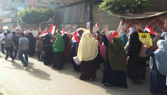 ثوار شبين الكوم ينتفضون في مسيرة أمام منزل محافظ الانقلاب