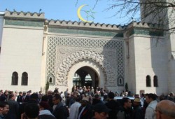 الإندبندنت: تزايد الهجمات على التلاميذ المسلمين بعد مذبحة باريس