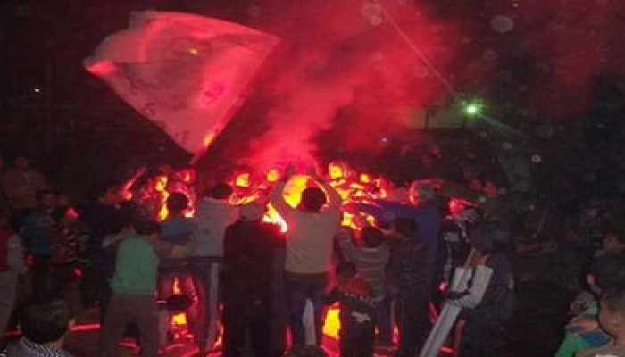 مسيرة بقرية الإخصاص بالصف تطالب بالقصاص للشهداء