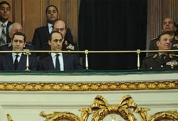 عثمان آي فرح ساخرًا: نجلا المخلوع خرجا ليحتفلا بثورة 25 يناير