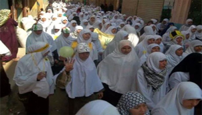 طالبات المنصورية يدعين لاستعادة الثورة في 25يناير