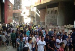 تفاعل شعبي كبير مع سلسلة بشرية لثوار المنشاة بسوهاج