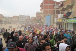 فيديو.. ثوار أبو حماد يحرقون علم أمريكا في جمعة "معًا نثور"