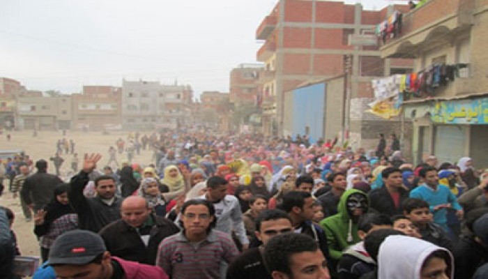 فيديو.. ثوار أبو حماد يحرقون علم أمريكا في جمعة "معًا نثور"