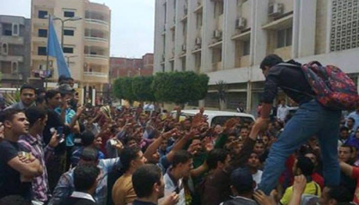 مظاهرة لطلاب أزهر طنطا تهتف بالحرية لزملائهم المعتقلين