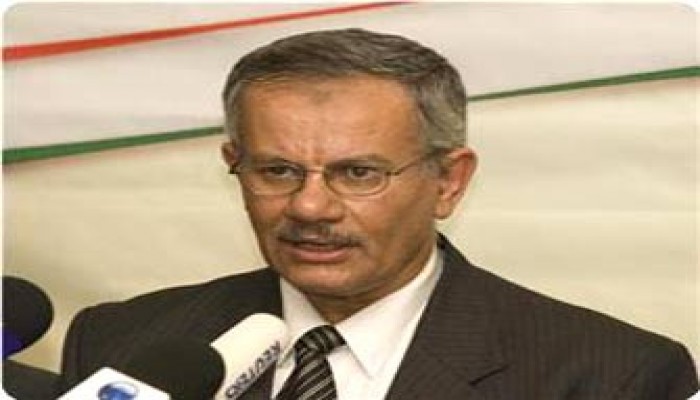 نائب فلسطينى يطالب بمحاكمة عباس ورئيس وزرائه بتهمة الخيانة