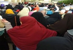 طلاب القاهرة يتظاهرون ضد الانقلاب برغم الامتحانات