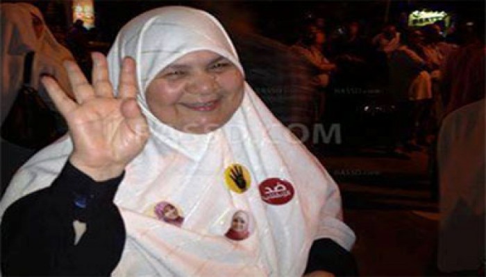 والدة الشهيدة حبيبة: "لا تفاوض على دم ولا مصالحة مع خونة"