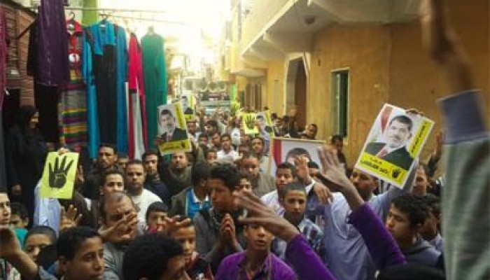 المنصورية تهتف: "مكملين ومش خايفين.. إحنا السلطة وإحنا الشعب"