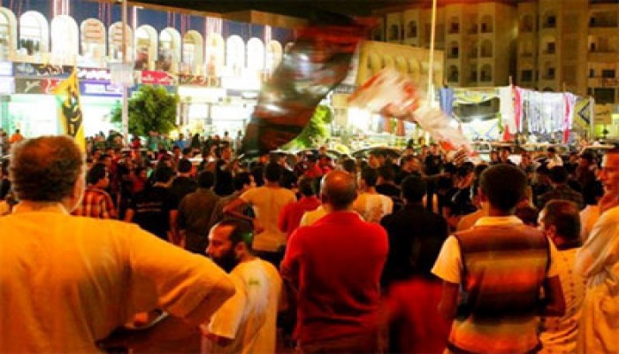 مسيرة ليلية لأحرار العاشر تتعهد بالقصاص للشهداء