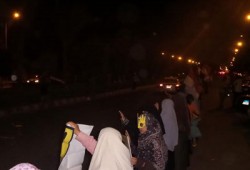 سلسلة بشرية على طريق "نبروه- بيلا" تهتف بإسقاط الانقلاب