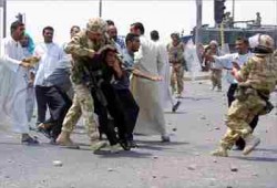 الإندبندنت تطالب بإكمال التحقيقيات في تعذيب جنود بريطانيا للعراقيين