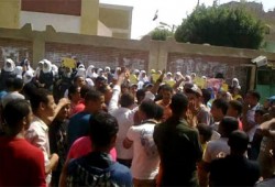 مسيرة لطلاب أشمنت ببني سويف تندد بجرائم العسكر