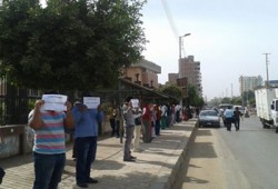 سلسلة بشرية بهندسة شبين الكوم تهتف بالحرية للمعتقلين