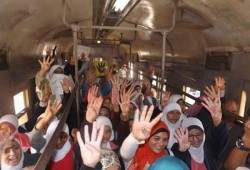 فعالية قوية للطالبات بقطار تفهنا رفضًا لقمع الانقلاب