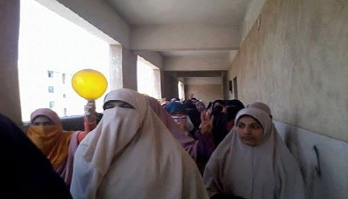الانقلاب يحيل 8 طالبات بأزهر كفر الشيخ للتحقيق بتهم ملفقة