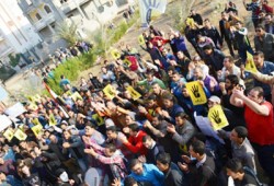 فيديو.. وقفة طلابية بهندسة العاشر رفضًا لقمع الانقلاب