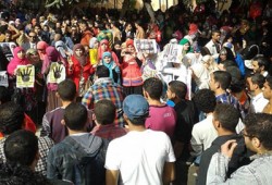 وقفة لطلاب هندسة بنها ضمن فعاليات "الحكم للثوار"
