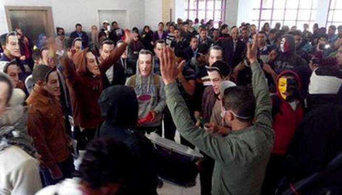 بالصور.. طلاب جامعات أكتوبر يتظاهرون ضد فساد القضاء