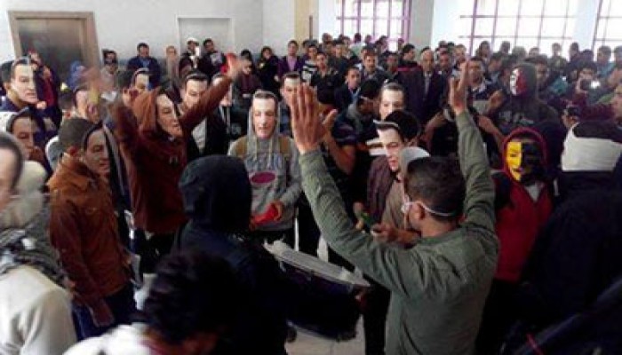 بالصور.. طلاب جامعات أكتوبر يتظاهرون ضد فساد القضاء