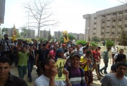 طلاب أزهر أسيوط ينددون بتسيس القضاء ويطالبون بتطهيره