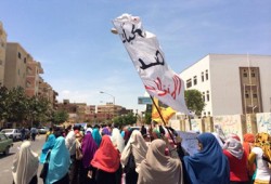 وقفة لطالبات جامعة السادات للمطالبة بإعدام المخلوع والسفاح