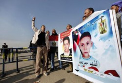 أهالي الشهداء أمام محكمة القرن: "يا نجيب حقهم يا نموت زيهم"