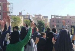 ثوار التجمع الخامس ينتفضون بجمعة "الله أكبر.. إيد واحدة "