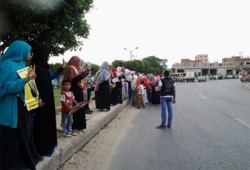 فيديو.. سلاسل بشرية بالإبراهيمية تدعو لانتفاضة 28 نوفمبر