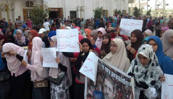 مسيرة طلابية بجامعة بني سويف تحت شعار "فكوا الحصار"
