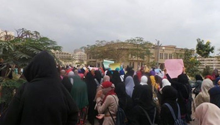 بالصور.. مسيرة حاشدة لطالبات الأزهر بالقاهرة