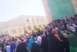 مسيرة لطلاب جامعة كفر  الشيخ تهتف بالحرية للمعتقلين