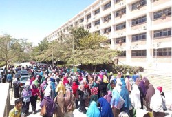 مسيرة حاشدة بجامعة المنيا تندد بجرائم الانقلاب بحق الطلاب