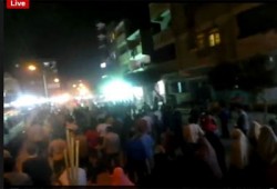 فيديو.. مسيرة ليلية بأسيوط تندد بالأحكام الجائرة بحق الطلاب