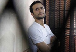 إحالة دفاع دومة الى النيابة.. وتأجيل المحاكمة لـ22 نوفمبر