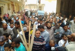 مسيرة طلابية بالمنيا تندد بجرائم الانقلاب بحق زملائهم