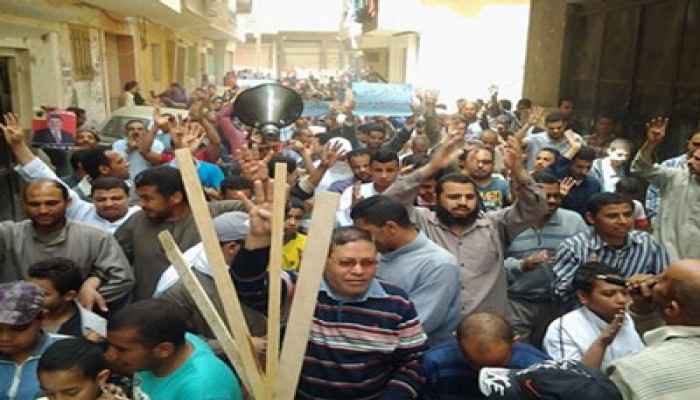 مسيرة طلابية بالمنيا تندد بجرائم الانقلاب بحق زملائهم